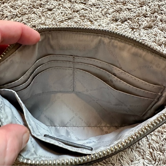 Michael Kors Jet Set Travel XL Zip Clutch Wristlet Pearl Gray Snake Leather